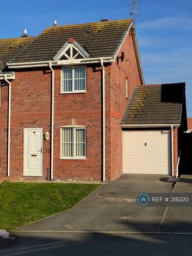 2 Bedroom End Of Terrace House To Rent In Plas Newydd, Llandudno, LL30
