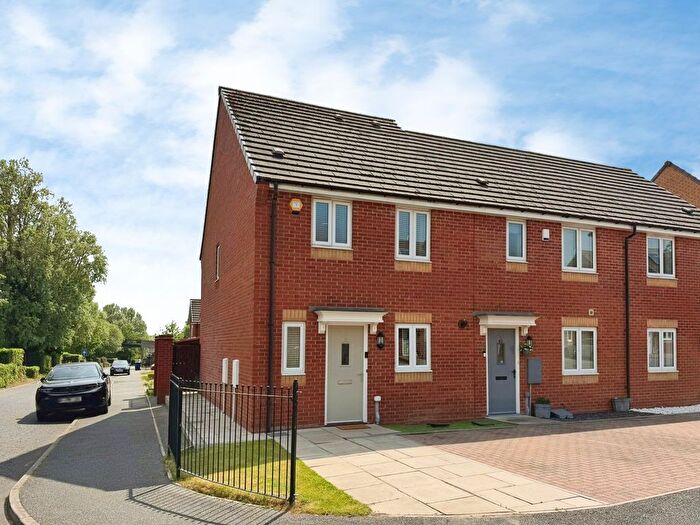 3 Bedroom End Terrace House For Sale In Brookville Crescent, Slatyford, Newcastle Upon Tyne, NE5