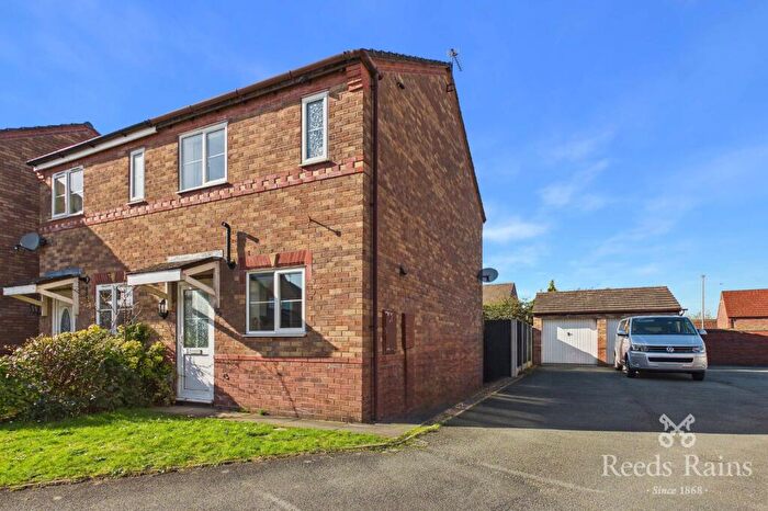 2 Bedroom Semi Detached House For Sale In Chillingham Close, Middlewich, Cheshire, CW10