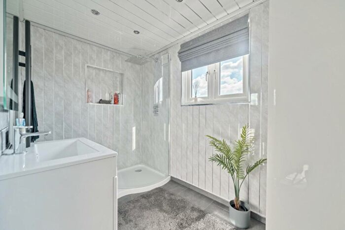 4 Bedroom Detached House For Sale In Meadow Crescent, Upper Halling, Rochester, ME2