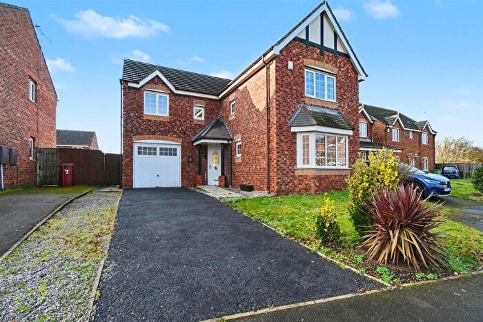 4 Bedroom Detached House For Sale In River Bank Close, Keadby, Scunthorpe, DN17