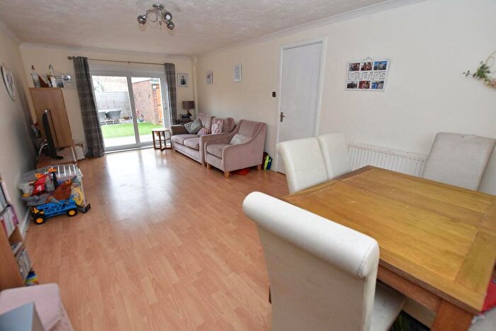 3 Bedroom End Of Terrace House For Sale In Cricket Field Green, Nailsea, BS48