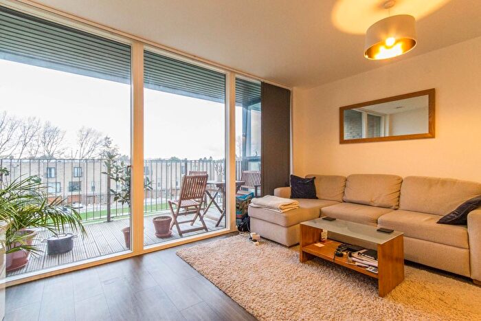 1 Bedroom Flat To Rent In Lilywhite Drive, Cambridge, CB4