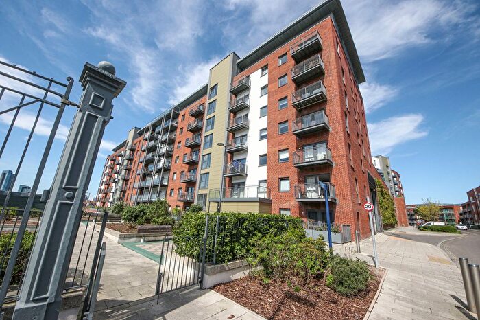2 Bedroom Flat For Sale In John Thornycroft Road, Centenary Quay, SO19
