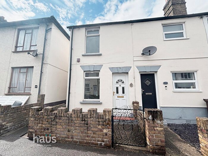 2 Bedroom End Of Terrace House To Rent In Station Road, Rainham, Rainham, Gillingham, ME8
