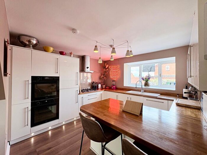 4 Bedroom Semi-Detached House For Sale In Homestead Garth, Hatfield, DN7