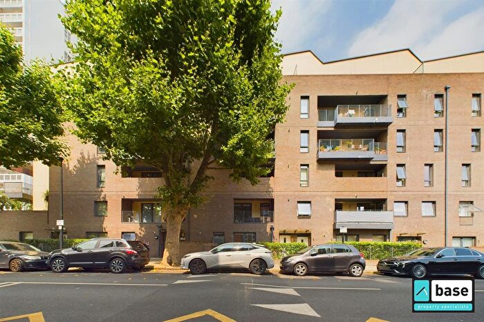 2 Bedroom Flat To Rent In Knapp Road, London, E3