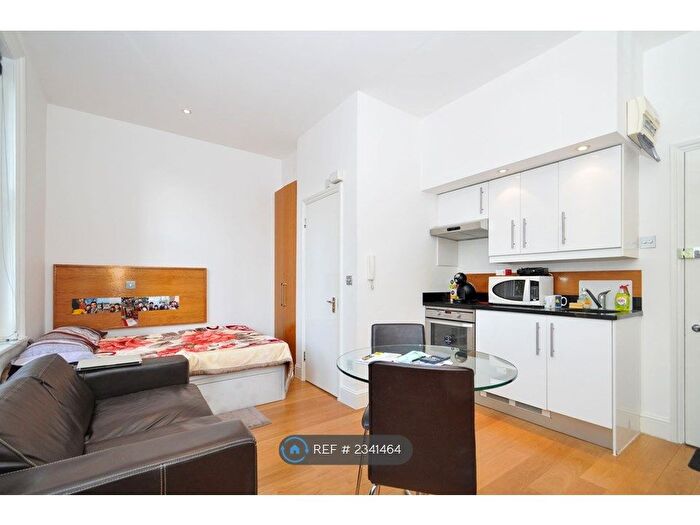 Studio To Rent In Uxbridge Road, London, W12