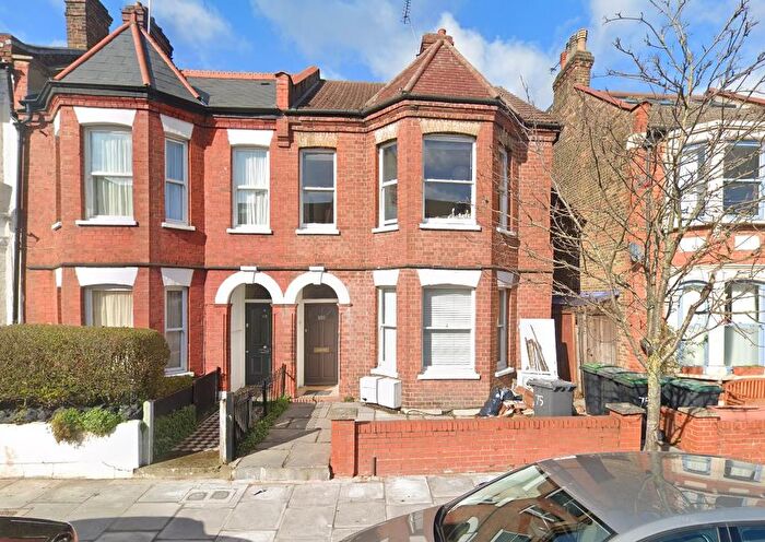 3 Bedroom Flat To Rent In Cavendish Road, London, N4