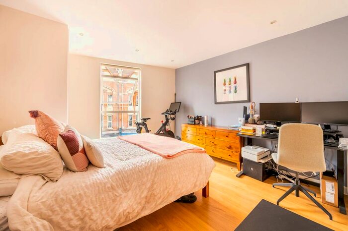 2 Bedroom Flat To Rent In Oldridge Road, Balham, London, SW12