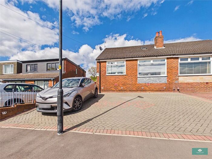 3 Bedroom Semi-Detached House For Sale In Shore Ave, Shaw, OL2