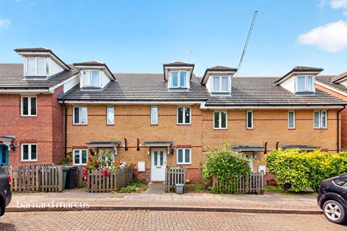 4 Bedroom Terraced House For Sale In Silver Birch Close, London, SE6