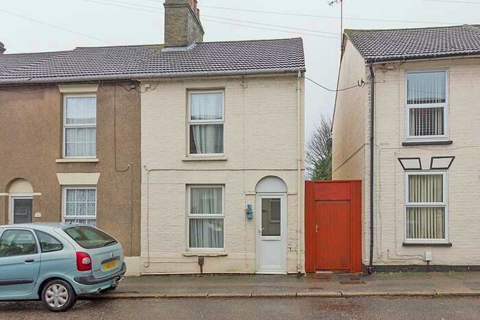 3 Bedroom End Of Terrace House To Rent In Charlotte Street, Sittingbourne, Kent, ME10