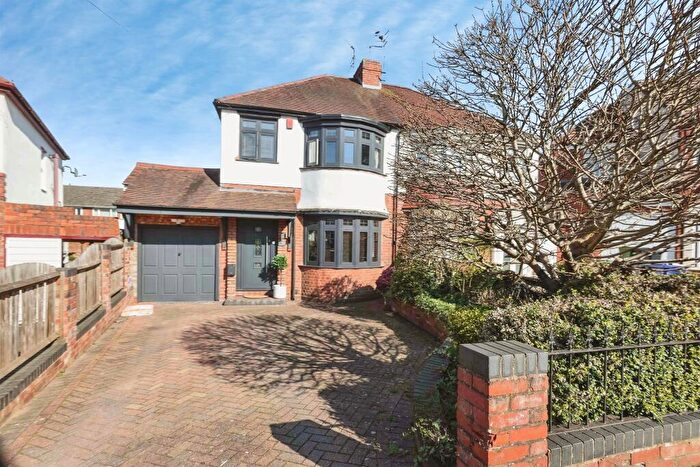 2 Bedroom Semi Detached House For Sale In Timberdine Close, Halesowen, B63