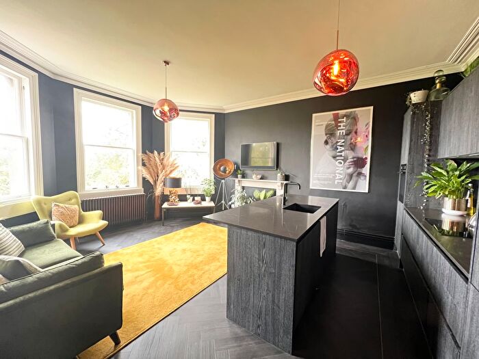 2 Bedroom Flat To Rent In Bathampton Lane, Bathampton, Bath, BA2