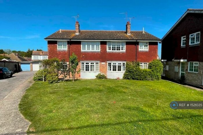 2 Bedroom Maisonette To Rent In St. Johns Court, Polegate, BN26