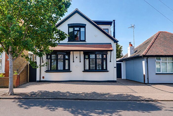 3 Bedroom Detached House For Sale In Sandown Avenue, Westcliff-on-Sea, SS0