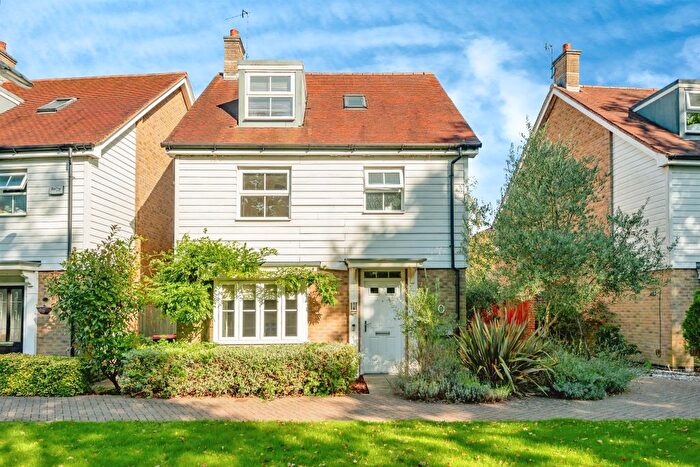 5 Bedroom Property For Sale In Heathcotes, Crawley, RH10