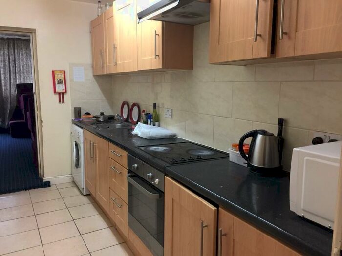 3 Bedroom Terraced House To Rent In A Cardigan Road, LS6