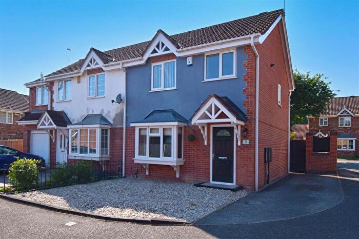 3 Bedroom Semi-Detached House To Rent In Frampton Gardens, Heatherton Village, Derby, DE23