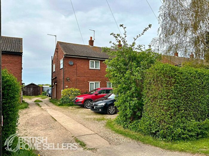 2 Bedroom Semi-Detached House For Sale In Jekils Bank, Holbeach St. Johns, Holbeach, Spalding, PE12