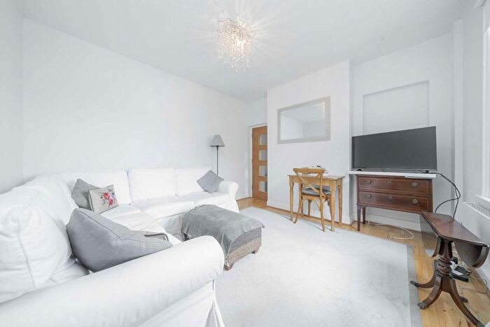 3 Bedroom Flat To Rent In Alexandra Park Road, London, N22