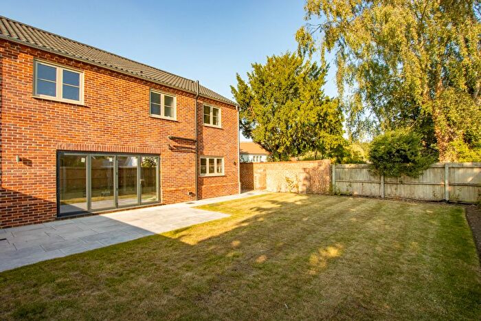 4 Bedroom Detached House For Sale In The Sett, North Wootton, PE30