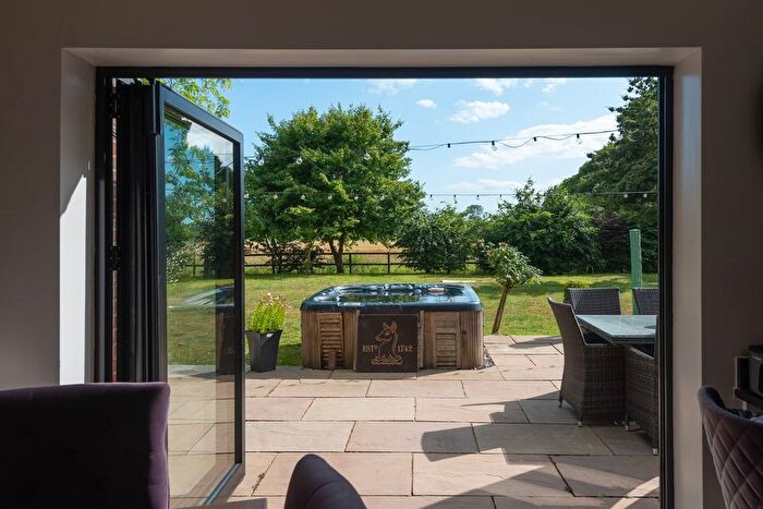 6 Bedroom Detached House For Sale In Finn Farm Road, Kingsnorth, TN23