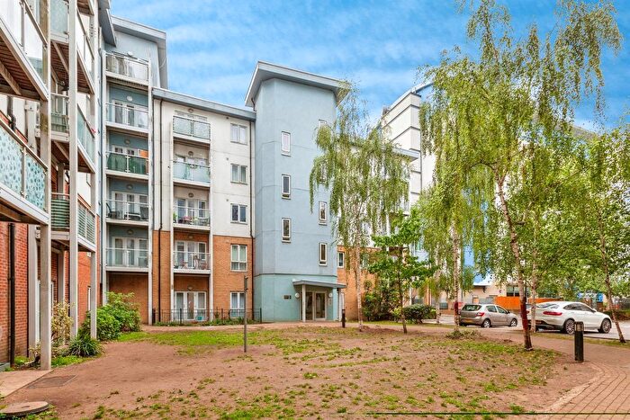 1 Bedroom Flat For Sale In Mill Street, Slough, SL2