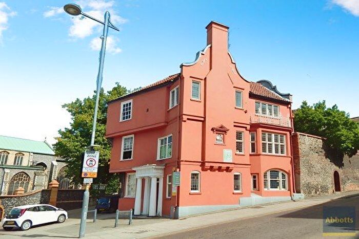 4 Bedroom End Of Terrace House To Rent In St. Andrews Street St. Andrews Plain, Norwich, NR3