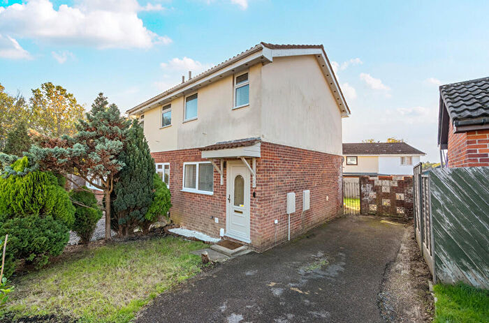 2 Bedroom House To Rent In Cornbrook Grove, Waterlooville, Hampshire, PO7