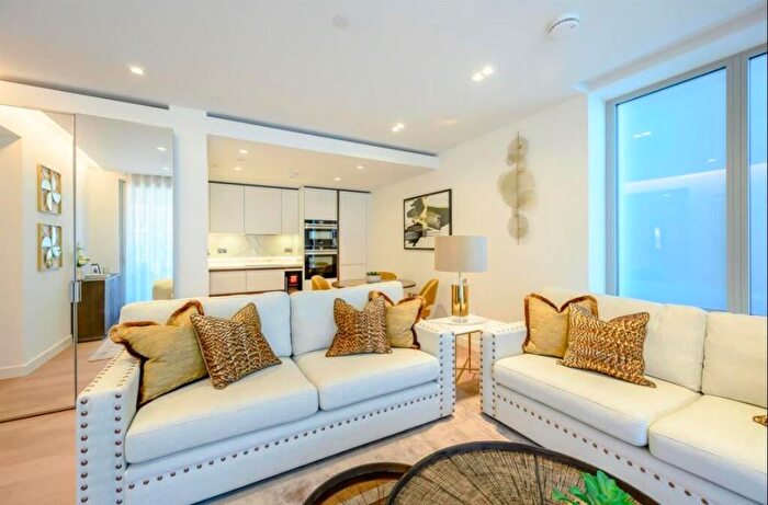 2 Bedroom Flat To Rent In Garrett Mansions, Edgware Road, W2