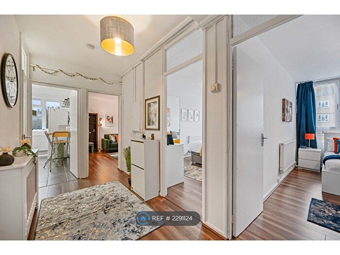 2 Bedroom Flat To Rent In Eccleston House, London, SW2