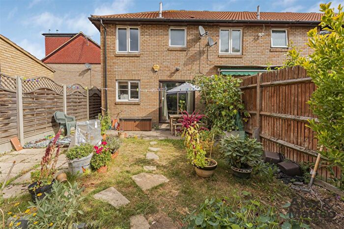 3 Bedroom Property For Sale In Strathnairn Street, Bermondsey, SE1