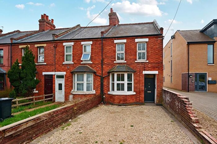 4 Bedroom End Of Terrace House To Rent In West Way, Botley, OX2