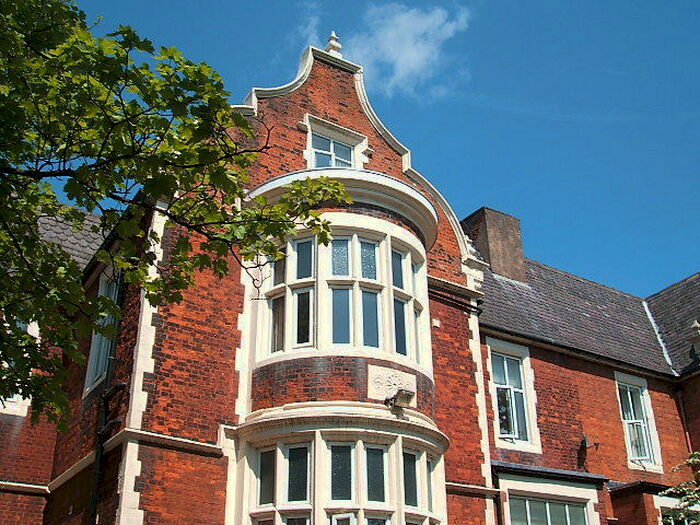 1 Bedroom Apartment To Rent In Eccles Old Road, Salford, Manchester, M6