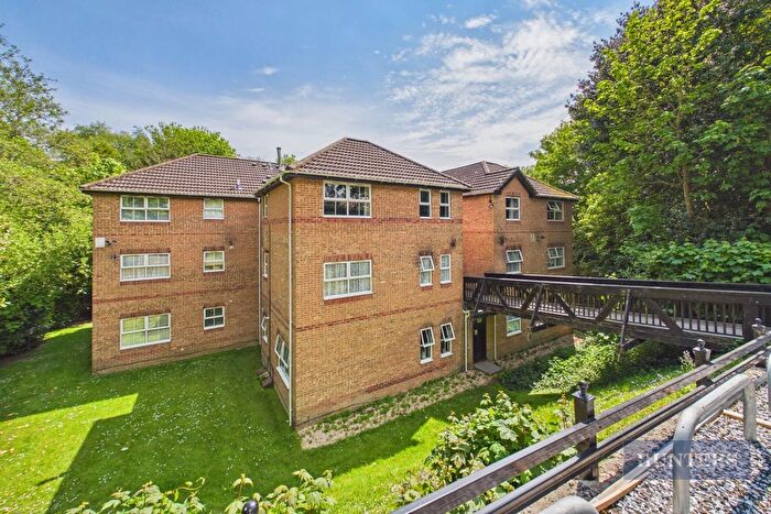 2 Bedroom Flat To Rent In Middle Road, Southampton, SO19