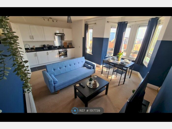 2 Bedroom Flat To Rent In Burleigh Court, Westcliff-On-Sea, SS0