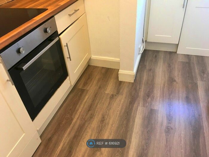 2 Bedroom Flat To Rent In Stevenston Road, Kilwinning, KA13