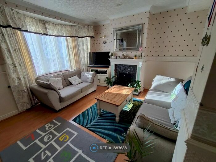 3 Bedroom Terraced House To Rent In Chertsey Drive, Cheam, Sutton, SM3