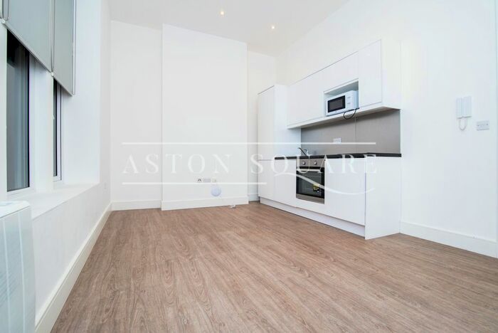 2 Bedroom Flat To Rent In Cann Hall Rd, London, E11