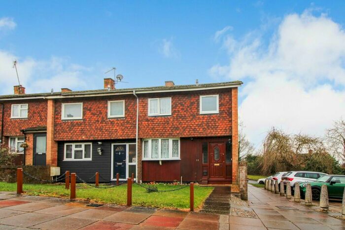 3 Bedroom End Of Terrace House To Rent In Grove Hill, Emmer Green, Reading, RG4