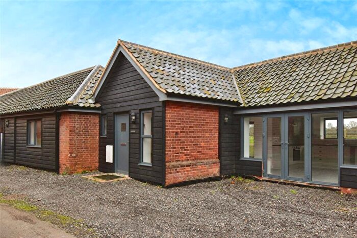 2 Bedroom Garage / Parking To Rent In Home Farm, Main Road, Woolverstone, Suffolk, IP9