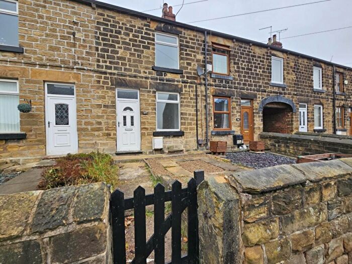 2 Bedroom House To Rent In Cemetery Road, Jump, S74