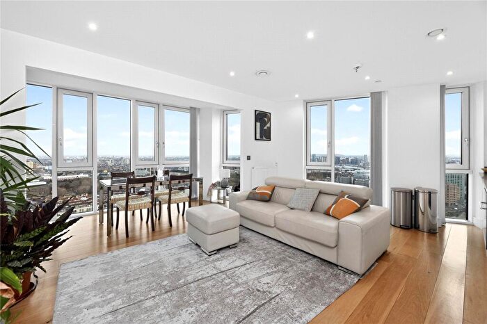 2 Bedroom Apartment To Rent In High Street, London, E15