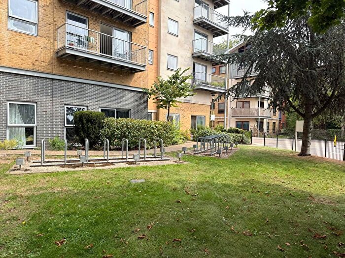 1 Bedroom Maisonette For Sale In Coombe Way, Farnborough, GU14
