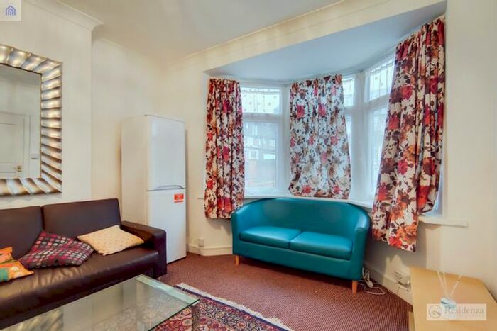 4 Bedroom Terraced House To Rent In Ansell Road, Tooting Bec, SW17