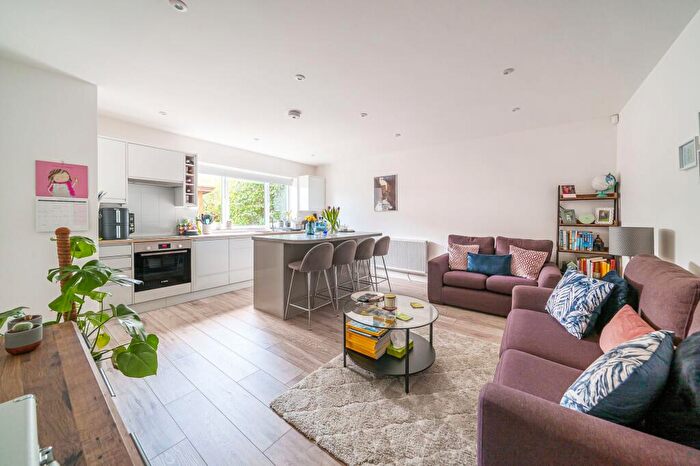 1 Bedroom Maisonette For Sale In The Beeches, Dedworth Road, SL4