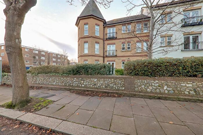 2 Bedroom Retirement Property For Sale In Shelley Road, Worthing, BN11