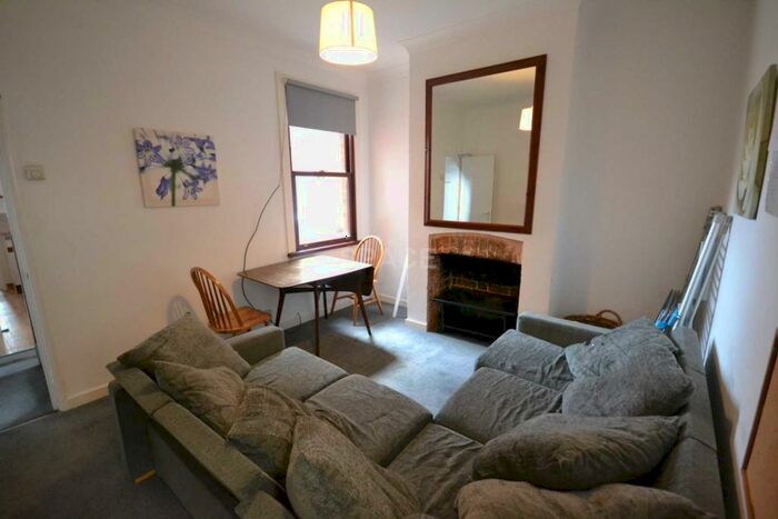 4 Bedroom Terraced House To Rent In Swainstone Road, Reading, Berkshire, RG2